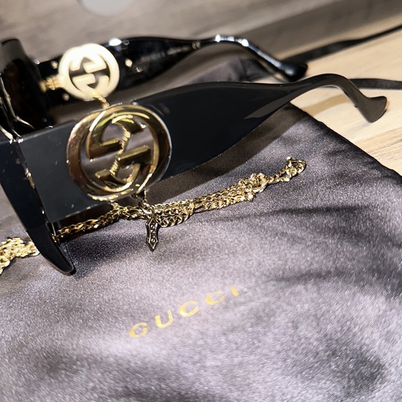 Like New Gucci Sunglasses GG1022S - Picture 3 of 9